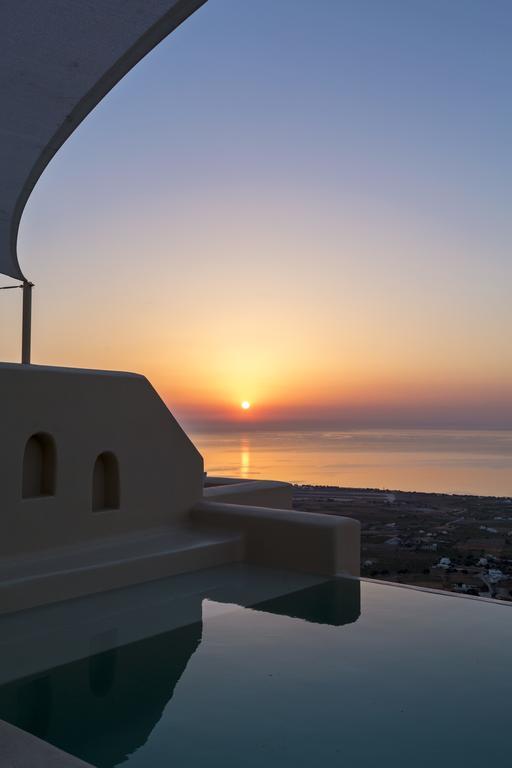 สกายฟอลล์ สวีท - สำหรับผู้ใหญ่เท่านั้น Hotel Pyrgos Kallistis ภายนอก รูปภาพ